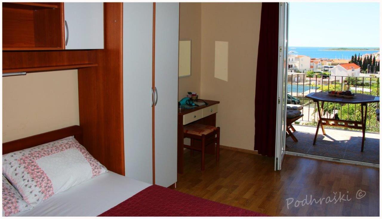 Primosten Apartments Екстериор снимка