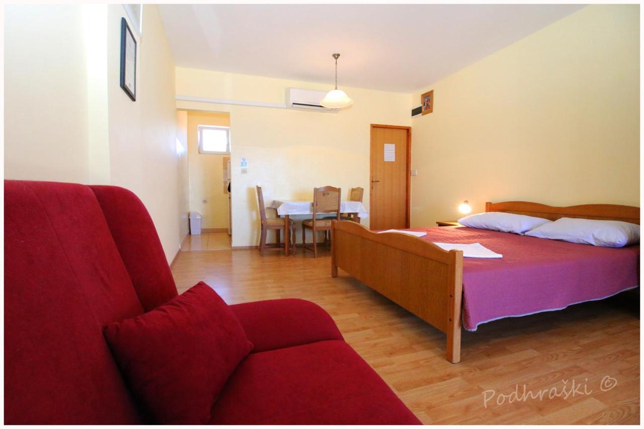 Primosten Apartments Екстериор снимка